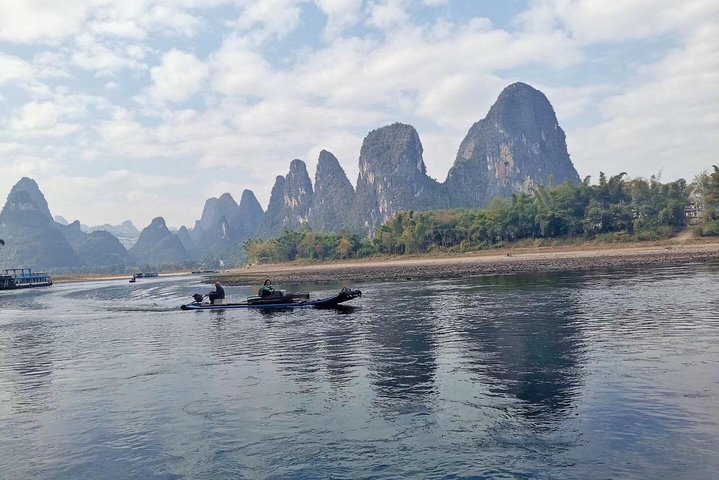 Li River Cruise with bamboo Rafting & Xianggong Hill Private Tour