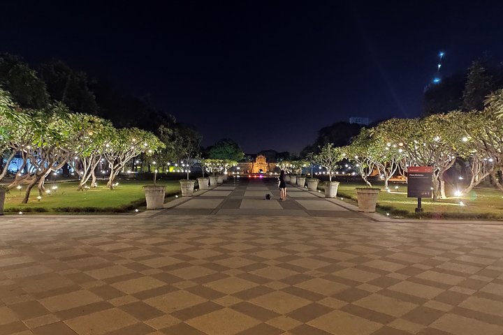 Manila by Night: Discovering City Highlights with Intramuros