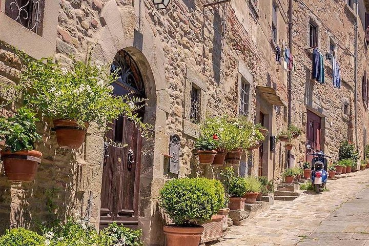 Cortona private walking Tour