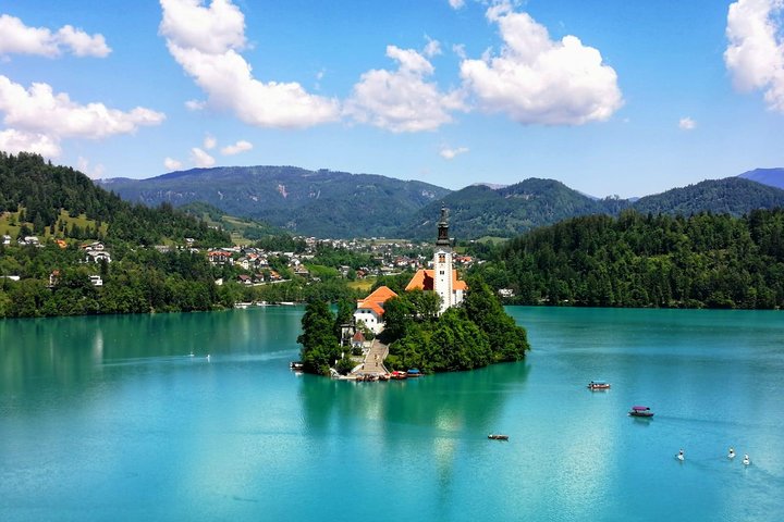 Slovenian highlights - Lake Bled, Postojna Cave & Predjama Castle from Ljubljana
