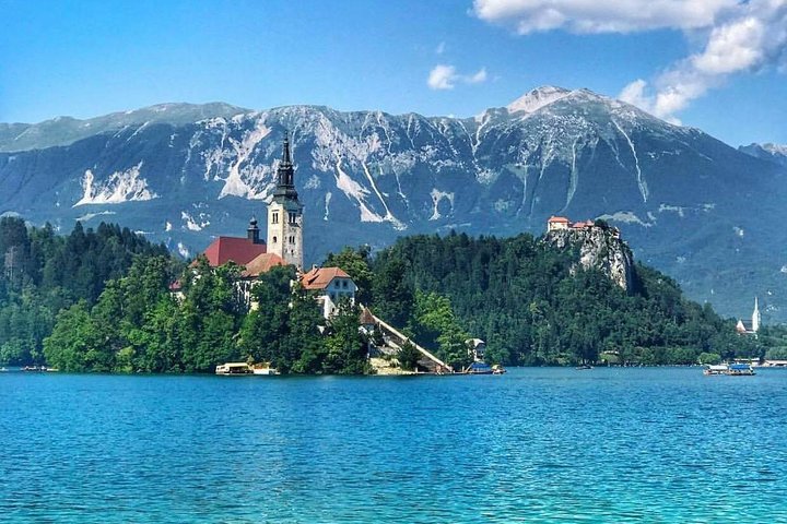 Slovenian highlights - Lake Bled, Postojna Cave & Predjama Castle from Ljubljana
