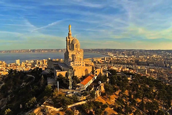 Private Transfer: MRS Airport to Marseille in Luxury Van