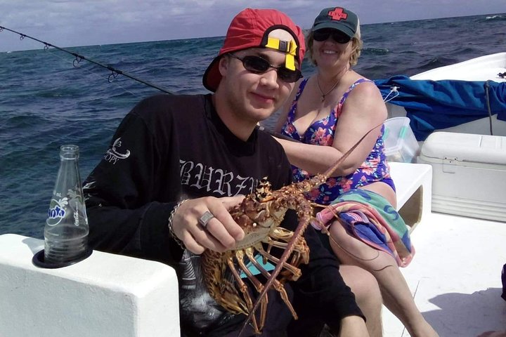 Premium Private Fishing, Snorkelling and Beach cookout tour in San Pedro,Belize