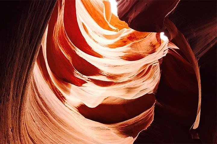 Antelope Canyon & Horseshoe Bend Day Tour with Lunch, Free WiFi