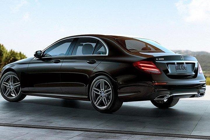 Arcachon bay to Airport Transfer in Business Sedan