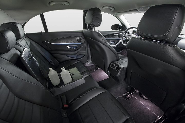 Arcachon bay to Airport Transfer in Business Sedan