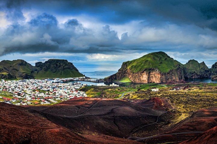 Puffin and Volcano Tour with Ebbi