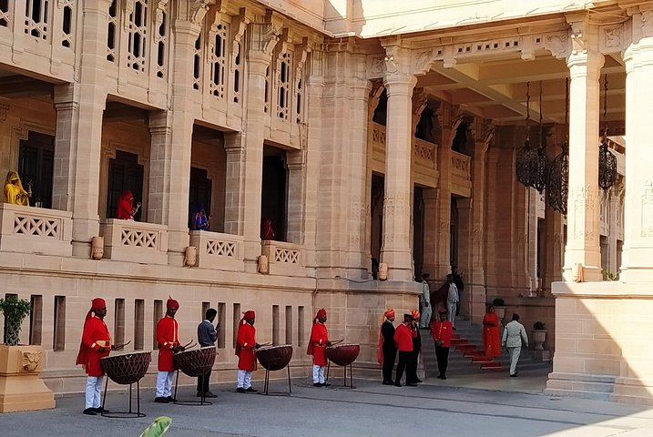 Mehrangarh Fort and Blue City Historic Tour with Local Guide