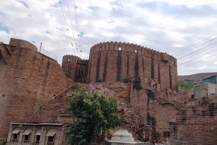 Mehrangarh Fort and Blue City Historic Tour with Local Guide