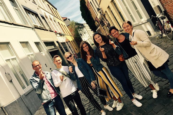 Ghent: Famous Belgian Chocolate Walking Tour with Tastings