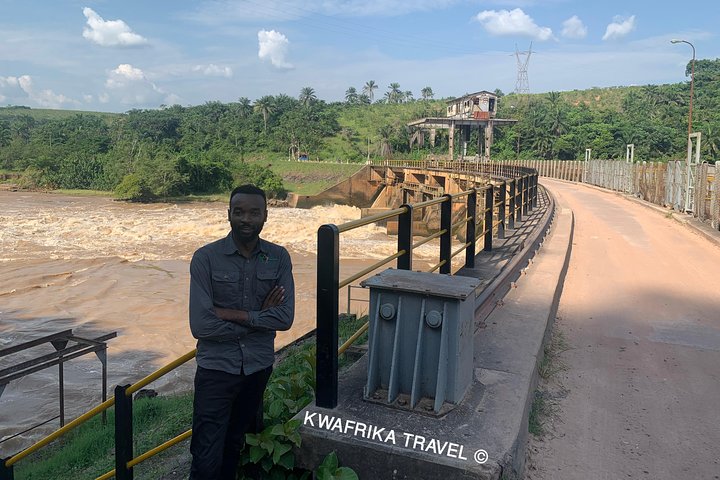 4 days Zongo falls, Bonobos and Kinshasa city experience