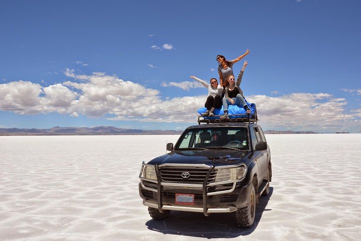 Excursion to the Uyuni Salt Flats from La Paz by round-trip bus