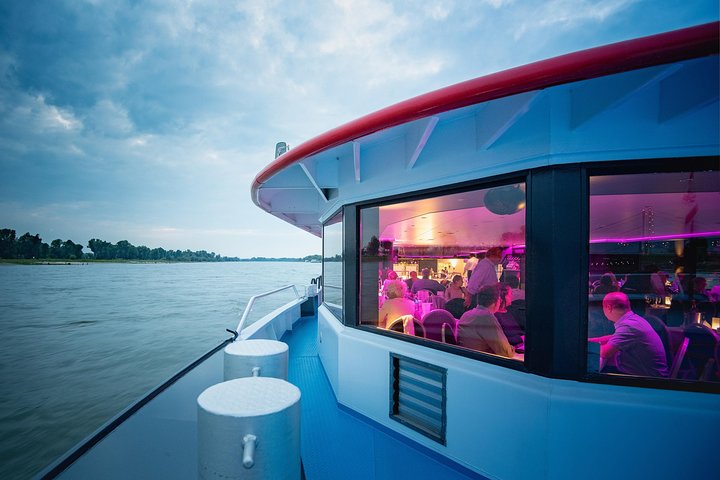 Düsseldorf 2-Hour Evening Cruise