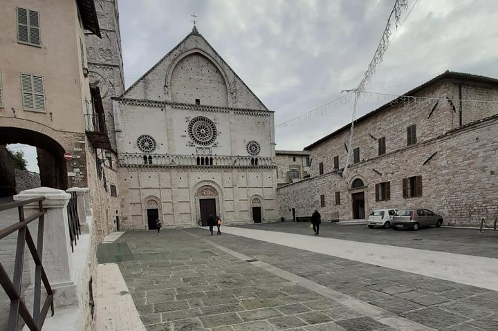 Assisi Private Walking Tour including St. Francis Basilica