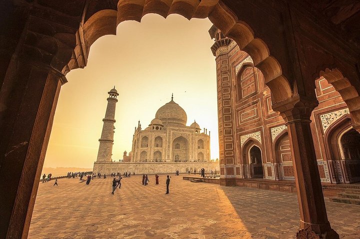 Skip The Line: Taj Mahal Tour From Jaipur With Drop At New Delhi
