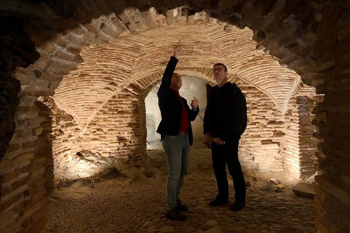 Private tour in Toledo with train station pick-up and panoramic taxi tour