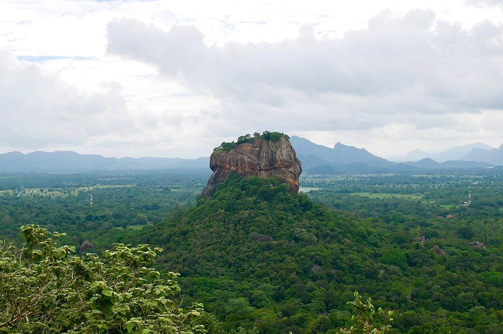 Sigiriya Rock Fortress and Dambulla All Inclusive Tour From Kandy