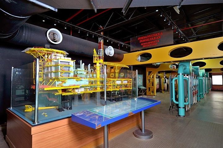 Half-Day Sightseeing Tour of Miri City