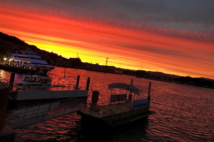 Enjoy a rickshaw tour with a local guide and the sunset
