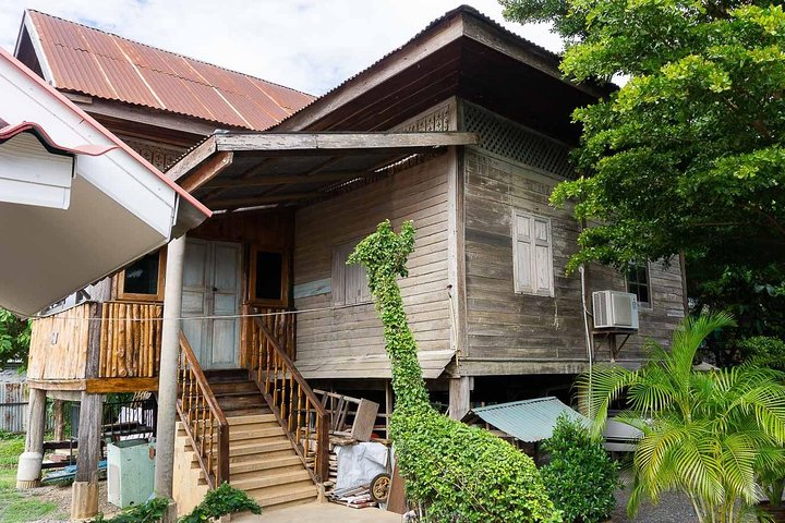 Private Tour: Kanchanaburi Local Thai Life and City Discovery