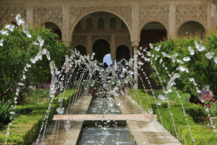 Granada Day Trip: Alhambra & Nazaries Palaces from Seville