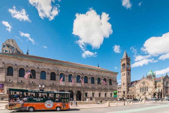 Boston Hop-On Hop-Off Trolley Tour with 13 Stops