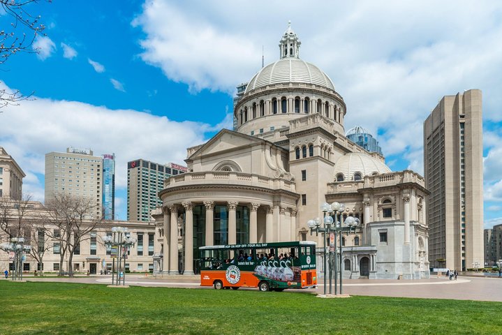 Boston Hop-On Hop-Off Trolley Tour with 13 Stops