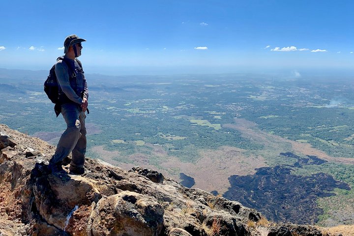 Private hike to active Izalco and Cerro Verde volcanoes. 2 volcanoes in one day!