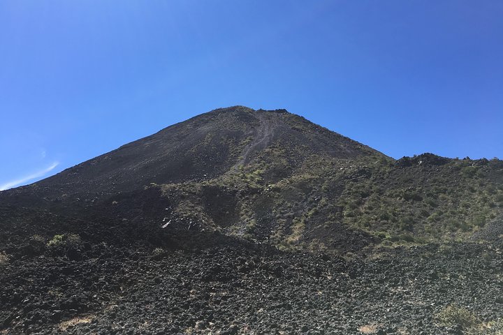 Private hike to active Izalco and Cerro Verde volcanoes. 2 volcanoes in one day!