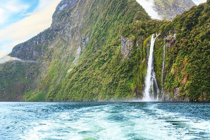 Premium Milford Sound Small Group Tour & Cruise from Queenstown