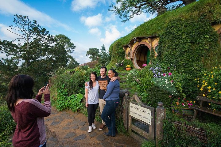 Hobbiton Movie Set Small Group Tour from Auckland