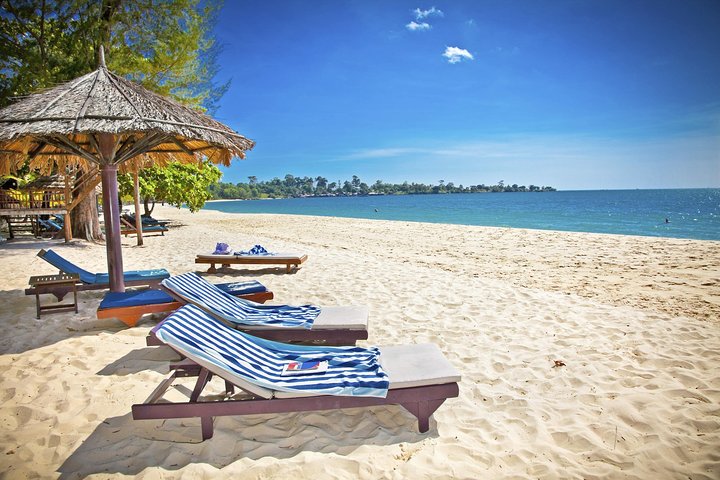 Sihanoukville to Phnom Penh by Private Car or Minivan