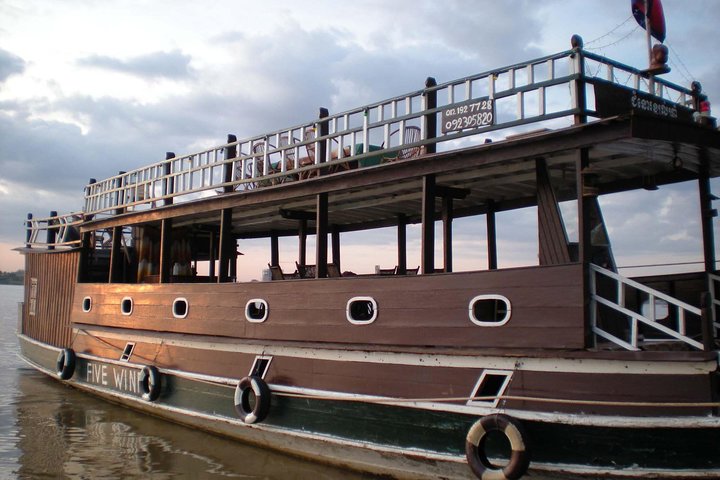 Sihanoukville to Phnom Penh by Private Car or Minivan