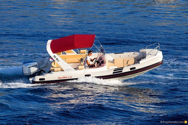 Exclusive Private Tour: Red Rocks & Pakleni Islands