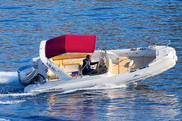 Exclusive Private Tour: Red Rocks & Pakleni Islands