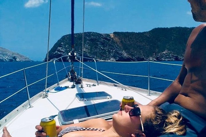 Sailing to Tayrona with Luis and his team: Unique!