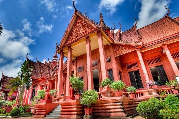 Sihanoukville to Phnom Penh by Private Car or Minivan