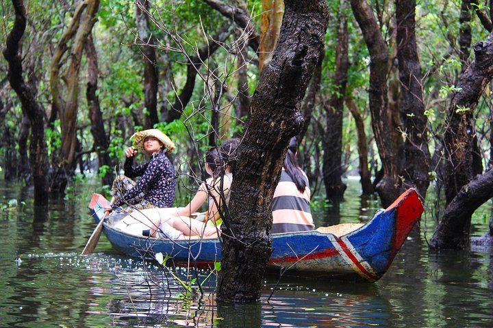 Tonle Sap Lake and Kampong Phluk Village Private Half Day Tour