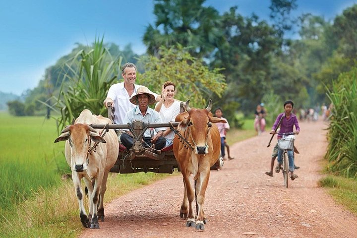 Tonle Sap Lake and Kampong Phluk Village Private Half Day Tour