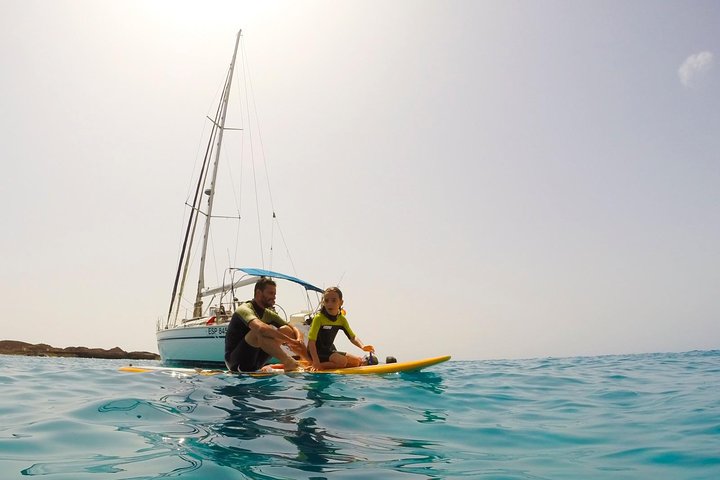4h - Extended Private Sailing Tour around the Lobos Island