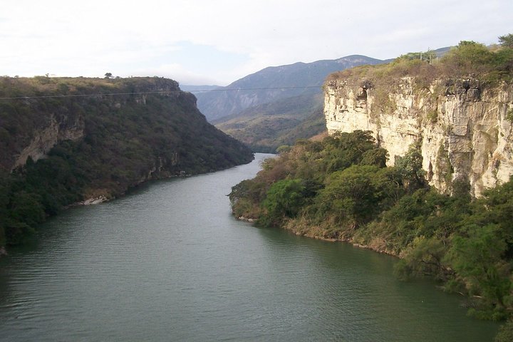 San Cris - Canyon of the Sump Miradores Chiapa - San Cris in Spanish