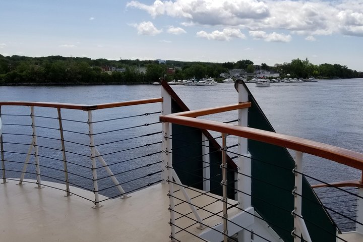 Hudson River Sightseeing Cruise from Albany