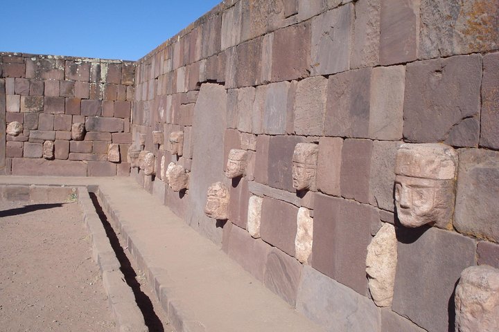 TIWANAKU - PUMA PUNKU, The cradle of andean civilizations