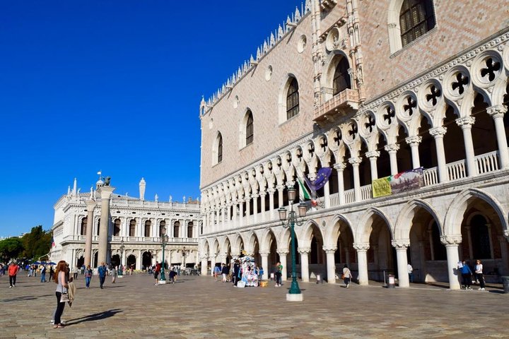 Skip-the-Line: Doge's Palace & St. Mark's Basilica Fully Guided Tour