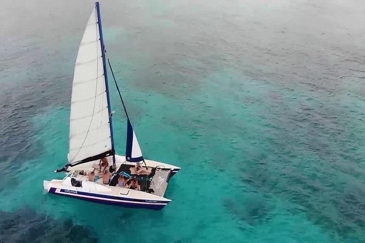 Barbados Catamaran Snorkel Cruise with Lunch and Open Bar
