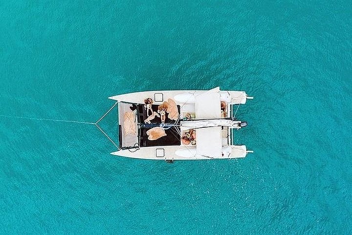 Barbados Catamaran Snorkel Cruise with Lunch and Open Bar