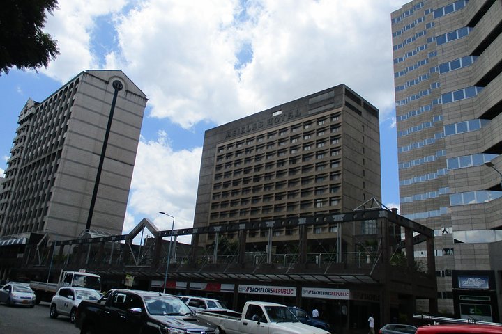 Harare City Tour & Zimbabwe Highlights