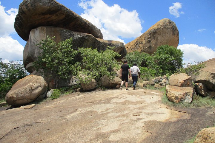 Harare City Tour & Zimbabwe Highlights
