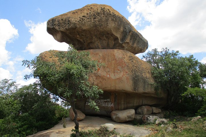 Harare City Tour & Zimbabwe Highlights