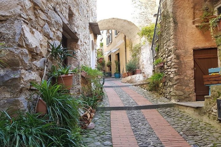 DOLCEACQUA & THE NERVIA VALLEY - The home of Rossese wine and Monet's beloved bridge